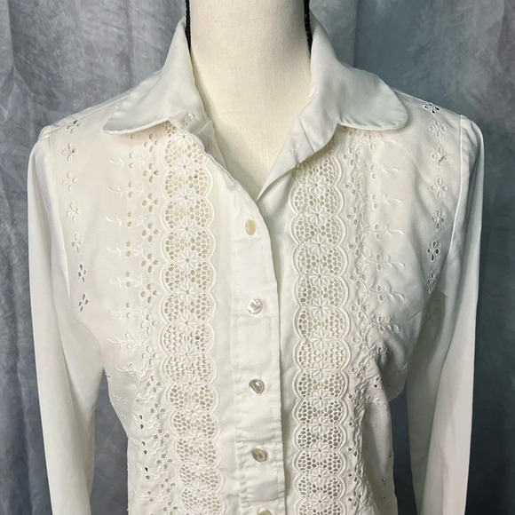 Lee Mar Pageant Vintage 1970s Ivory Blouse with Embrioidered Floral Cutouts - Picture 2 of 11